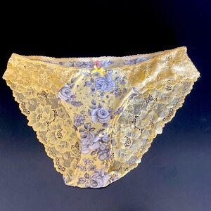 Petite culotte fleurie